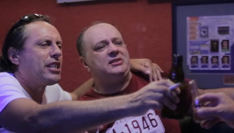 Sejo Sexon i ekipa iz Pušenja snimili spot u kafani “Kod Keke” za “Kafanu kod Keke”