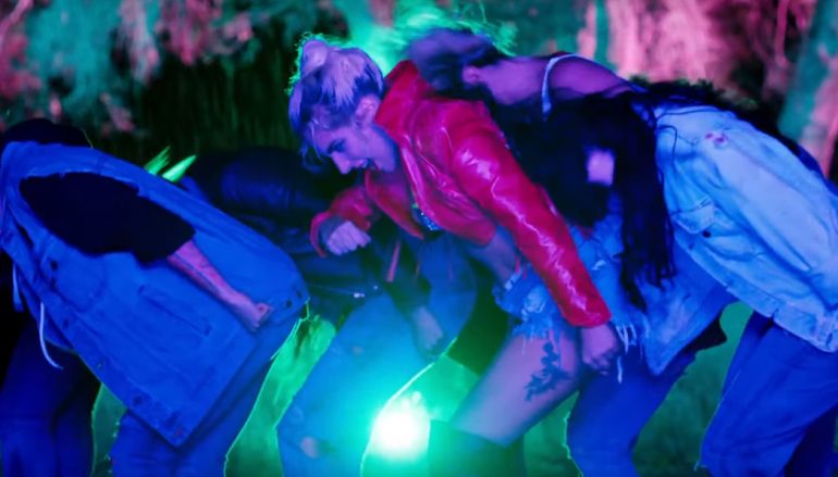 Nikad seksipilnija Lady Gaga oživjela Johna Waynea u novom singlu i videu