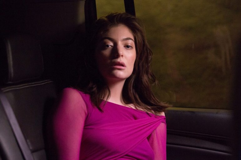 Poslušajte novi najavni singl novog albuma Lorde – “Perfect Places”