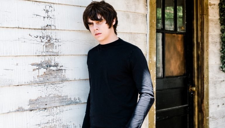 Jake Bugg objavio četvrto studijsko izdanje “Hearts That Strain”