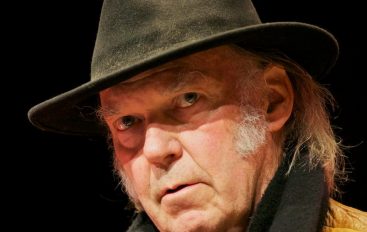 RECENZIJA: Neil Young & Promise of the Real – The Visitor