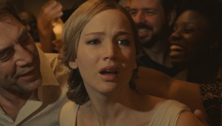 RECENZIJA: Darren Aronofsky: “Mother” – kuća je tijesna kad je čeljad bijesna