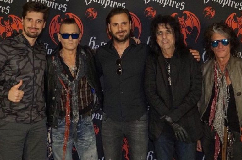 Johnny Depp, Alice Cooper i Joe Perry pozvali 2CELLOS na svoj koncert
