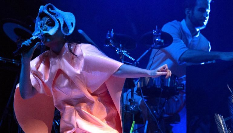 Björk priprema reizdanje svojih 9 albuma na šarenim kazetama!