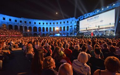 IZVJEŠĆE/FOTO: “Mamma Mia! Here We Go Again” u prepunoj pulskoj Areni uz redatelja i glumce filma