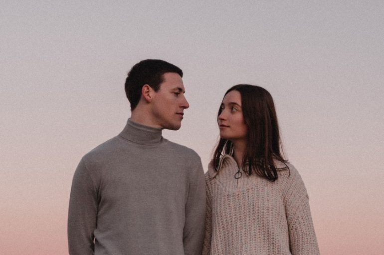 #svježasrijeda: Zala Kralj & Gašper Šantl iz susjedne Slovenije predstavljaju EP “Štiri”