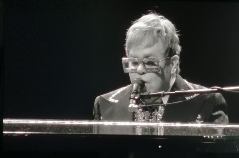 IZVJEŠĆE/FOTO: Koncert Eltona Johna u Beču – Dear John…