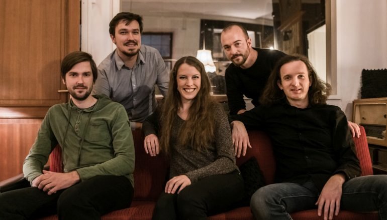 Vrlo lijepi slovenski etno projekt Ethnotrip predstavio pjesmu o neobjašnjivoj ljubavi i strasti!