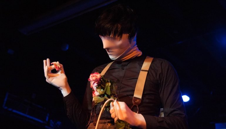 IZVJEŠĆE/FOTO: Surealni performans Jonathana Breeja u Močvari!
