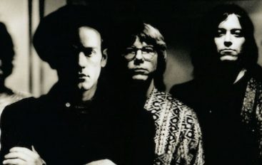 R.E.M. za 25 godina albuma “Monster” predstavljaju do sada nikad objavljene materijale!