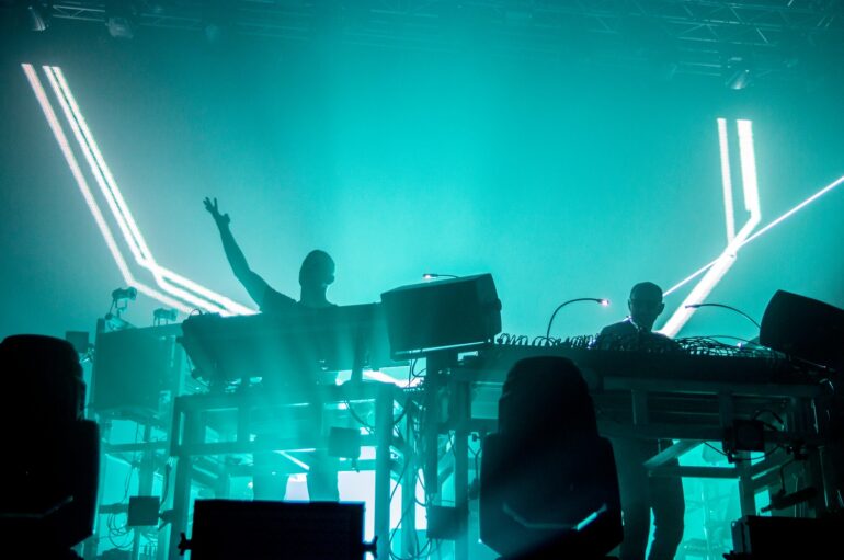The Chemical Brothers otkrili novi hipnotični singl “Live Again”