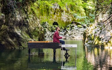 Pijanist Zvjezdan Ružić predstavio publici svoju bajku na vodi