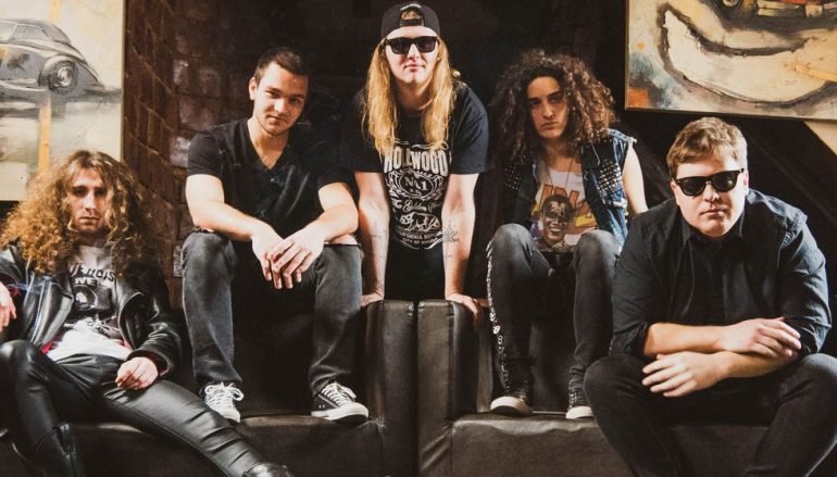 Bend Reckless Wings, predvođen Markom Domjanom iz The Voicea, objavio prvi singl