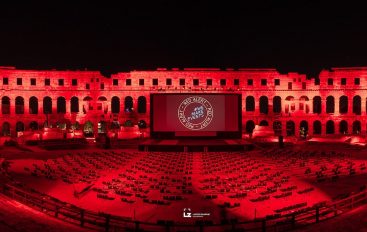 Zagrebačka i pulska Arena zasvijetlile u sklopu globalne inicijative Red Alert