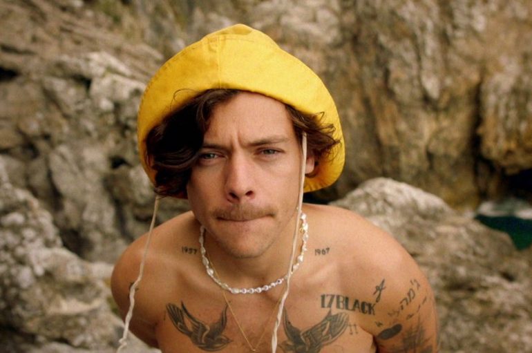 Zlatni Harry Styles objavio spot i već u 24 sata prikupio 20 milijuna pregleda