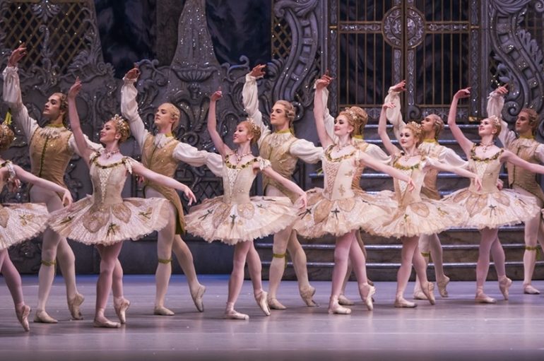 RECENZIJA: Balet “Orašar” u Royal Opera House u Londonu – lutak s naslovne strane (Love Is All You Need)