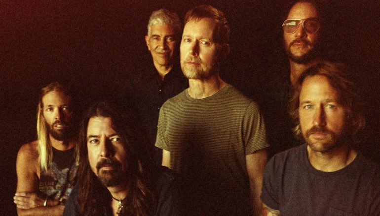 Foo Fighters objavili novi album “Medicine At Midnight”