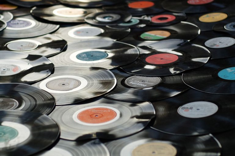 Porasla fizička prodaja glazbe po prvi put u 20 godina
