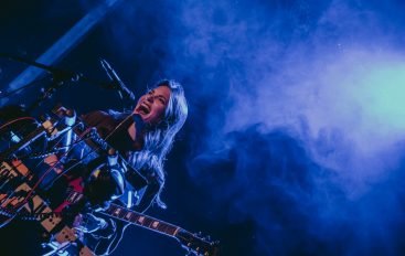 FOTOGALERIJA: Sara Renar na koncertnoj promociji albuma “Šuti i pjevaj” oduševila rasprodani klub Aquarius