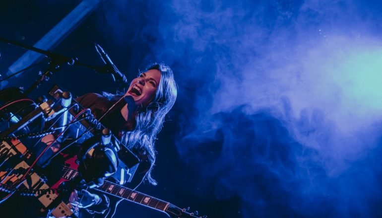 FOTOGALERIJA: Sara Renar na koncertnoj promociji albuma “Šuti i pjevaj” oduševila rasprodani klub Aquarius