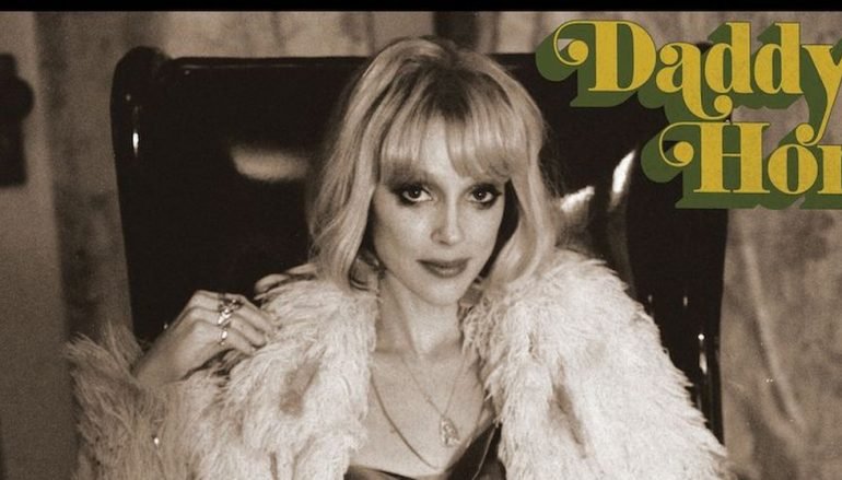 RECENZIJA: St. Vincent: “Daddy’s Home” – kompleksan svijet ispjevan kroz zvuk sedamdesetih