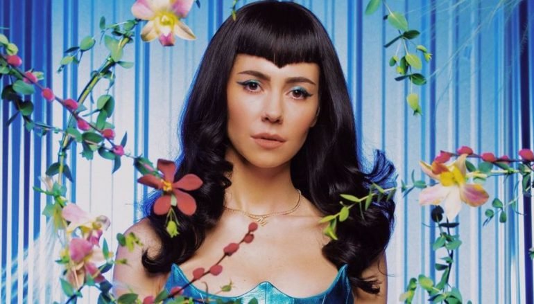 RECENZIJA: Marina: “Ancient Dreams in a Modern Land” – svoj na svome