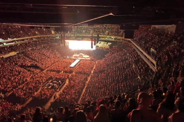IZVJEŠĆE: Harry Styles u O2 areni u Pragu – turneja koja Harryja stavlja na sam vrh svjetske pop scene