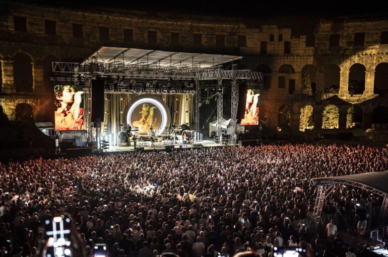 IZVJEŠĆE/FOTO: Koncert Arctic Monkeys u Puli – Ro(c)kovo ili karika koja mi je nedostajala
