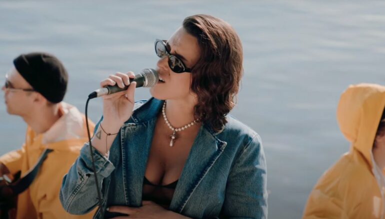Natali Dizdar snimila live verziju hita “Ocean” uz Jadransko more