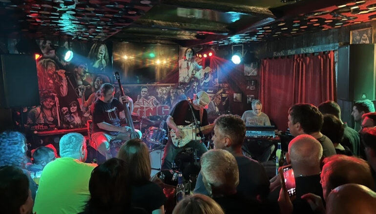 IZVJEŠĆE: Koncert Ramba Amadeusa u Rock baru King u Đakovu – Rambo jumbo