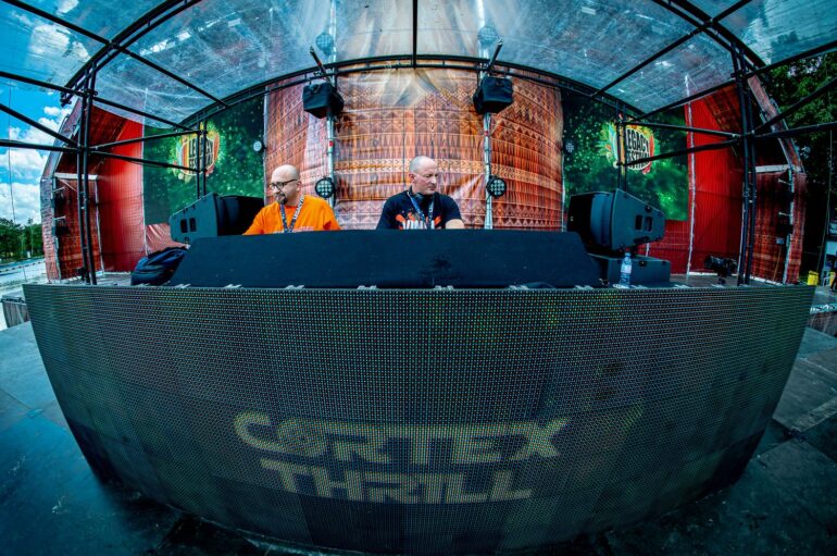 Cotrex Thrill sišli s pozornice Legacy Festivala u Belgiji i remiksirali nizozemsku houce/techno DJ ikonu Jaydeeja